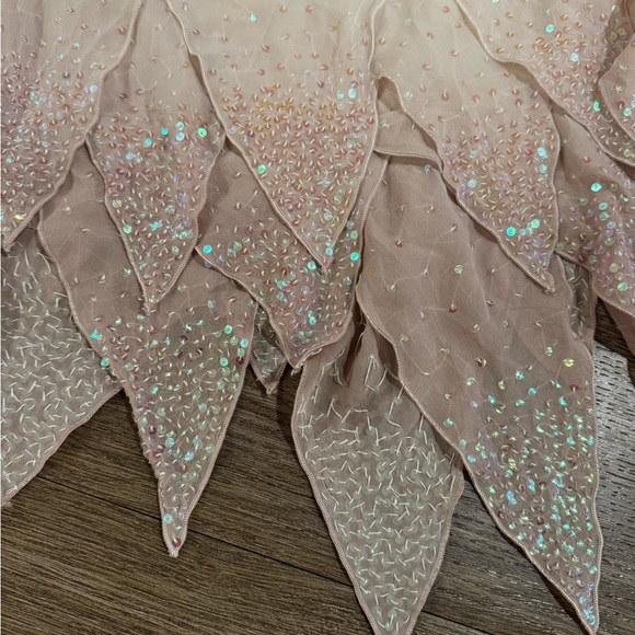 bebe Cream Asymmetrical Layered Skirt - Picture 4 of 9